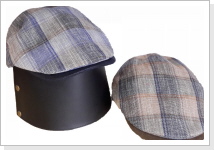 Karo Mütze blauer oder brauner Schirm, 80%Leinen-20%Bw, 32 € Karo Mütze blauer oder brauner Schirm, 80%Leinen-20%Bw, 32 €